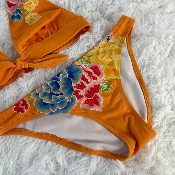 Victoria’s Secret • Orange two-pice bikini • Small - Picture 3 of 7